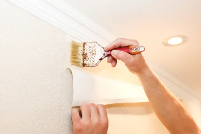 Pose de papier peint à Guipel — revêtements muraux et toiles de verre